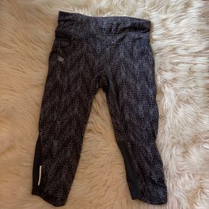 *** ATHLETA*** capri leggings!!!